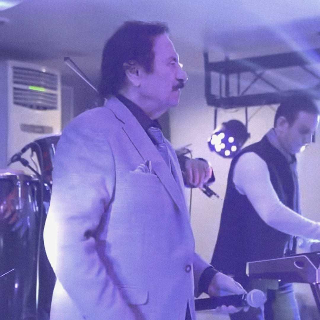 آهنگ جدید جواد یساری اوﻣﺪی اﻣﺎ دﻳﺪم دﺳﺖ ﺗﻮ ﺳﺮده